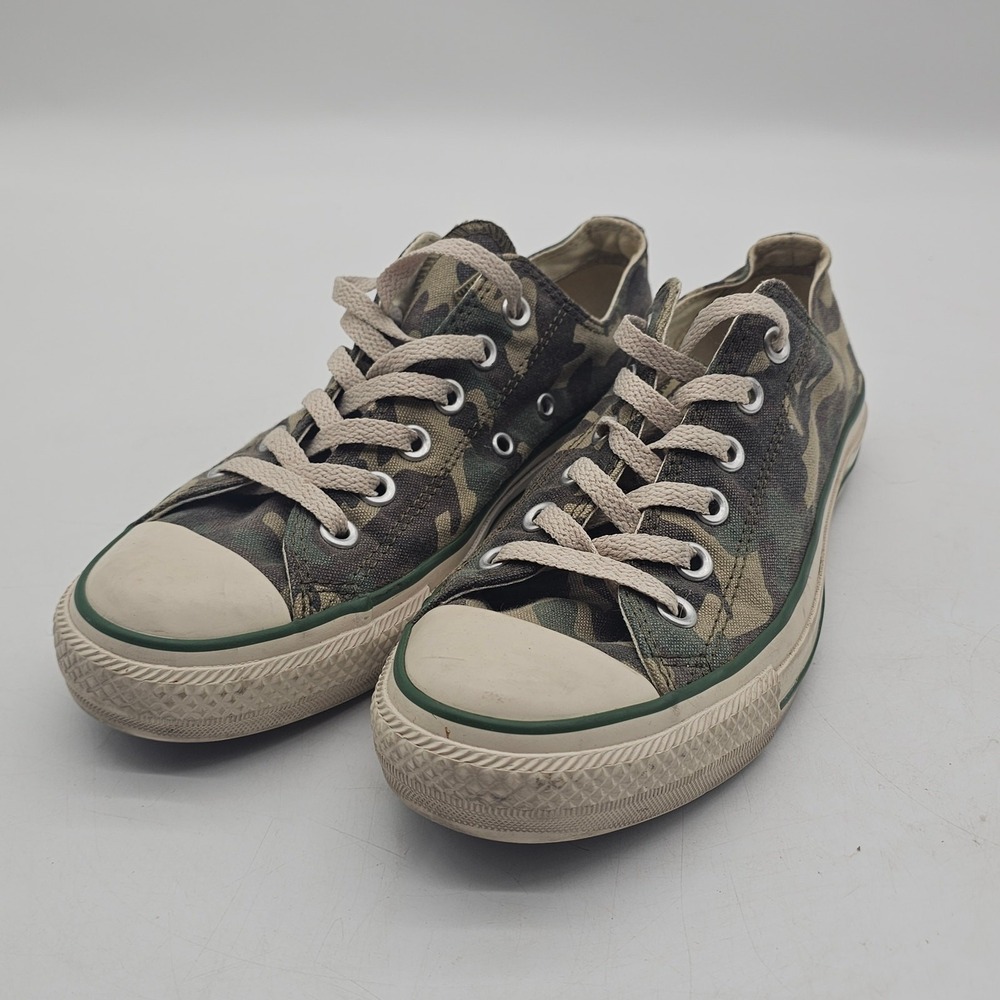 Converse Chuck Taylor All Star Woman's 8 Camo Gray Low Top Sneakers